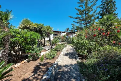 Garden Villa in Pischina Salida - Capo Caccia - Alghero 넵튠 그로토 주변 호텔