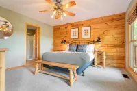Hollows Haven by AvantStay Hot Tub Sauna Balcony and Tree Top Views
