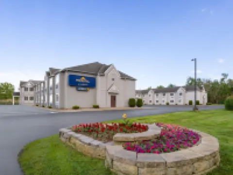 Microtel Inn by Wyndham Albany Airport Hotels in Latham