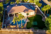 Big Luxury House on Golf Course in Gated Community