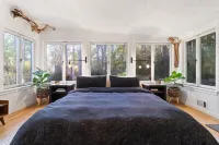 Secluded Cabin Retreat on 6 Acres w/ Fireplace, Trails, Creek & Record Player - WiFi