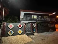 The 6 Roses Full Lower, Comfort, King Beds, Wi-Fi Hotels in 