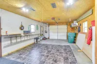 Yale Home in the Heart of Pheasant Hunting Country - 2-Star