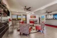 Econo Lodge Inn & Suites Hotels in Enid