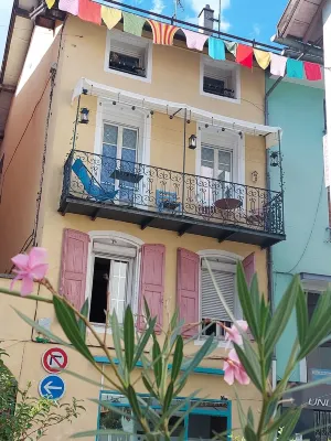 L'Escale historic city center rated 3 stars.