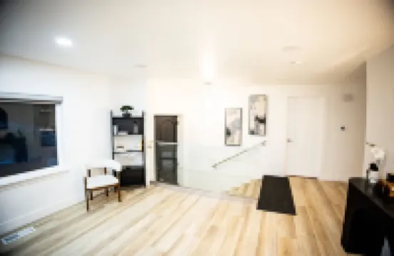 Cozy Modern Home. Stylish, Bright, and Inviting