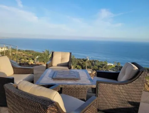 Malibu Everafter 2 Adjoining  Guest Apartments Sleeps 8