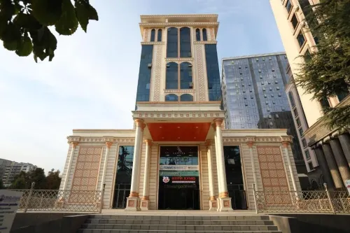 The Rudaki Apartment - Suite with City View 6