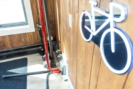 Welcome to the Black Loon. A charming 3-bedroom Mountain Bike home in Crosby Отели в г. Кросби