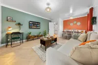 Azalea Apartment: Home comforts by the river Các khách sạn ở Isleworth