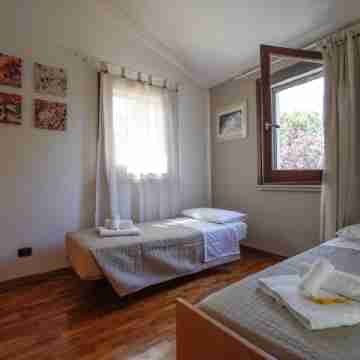 GREEN CHEZ BARNIE fabulous private apartment in villa Rooms