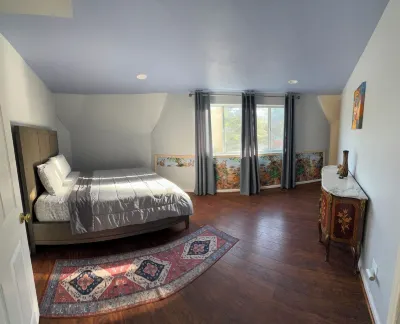 Three-story home in Frazier Park 아울렛 앳 테혼 주변 호텔