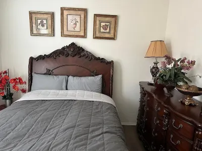 Charming Casita with private entrance in beautiful and secure neighborhood. Spirit Park附近的飯店