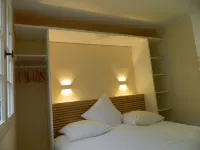 Vacation apartment with large pool in the hills of the bay of St. Tropez Hotels in La Garde-Freinet