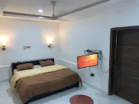 Very calm and serene environment with newly renovated roo