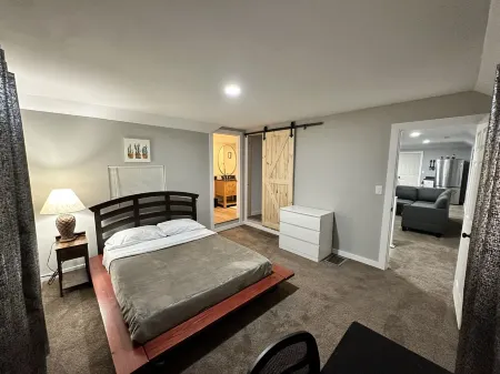 Madison’s Place UNIT B