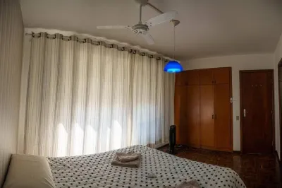 Urban Refuge in Curitiba. Cozy apartment 10 minutes from the center. Hotels in Vila Izabel