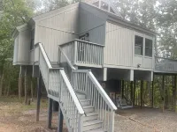 Floating Tree House Near Smith Mountain Lake – Serene & Cozy
