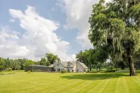 Water's Edge - a lakefront oasis. 10 peaceful, private acres w' stunning views.
