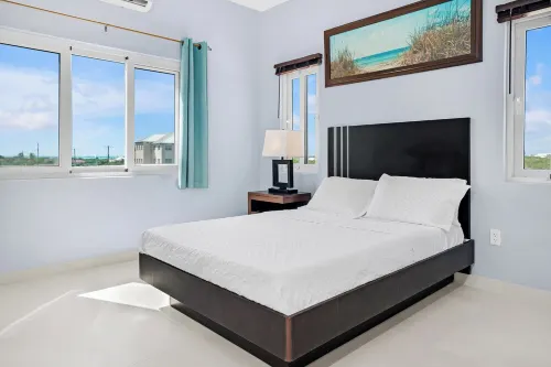 Bayfield Street’s Cozy 3bed Comfortable Escape to the Turks and Caicos