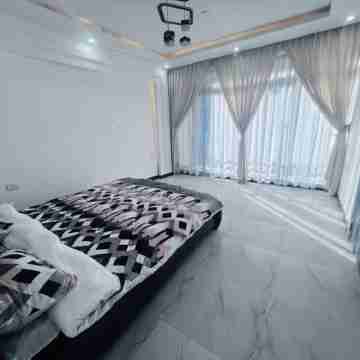 Please enjoy American designed house in Ethiopia, with comfort, safety and goods Rooms