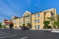 Comfort Inn & Suites Troutville - Roanoke North - Daleville Hotels in Botetourt County