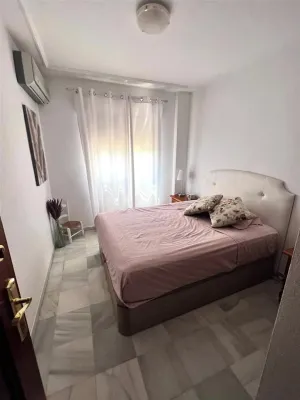 Villa mit Pool, 700 m vom Strand Entfernt