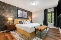 Lazy Bear Lodge / Game Room / Theater Room / Hot Tub