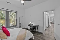 Charming 1-bedroom condo in idyllic Washington~Walk to Waterfront! Hotels in Washington