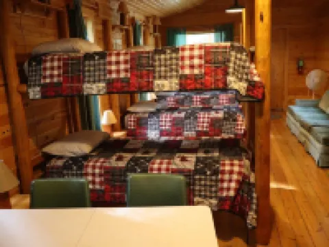 Boulder Creek Lodge - Campsite Hotels in Granite County