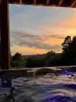 The Lookout at Table Rock Lake - Luxurious Stay - Hot Tub - Bring Your Boat!! Hotels in Shell Knob
