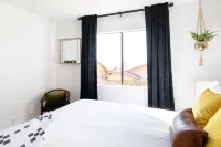 B5- Desert Gem, Spacious, Welcoming, 2BR