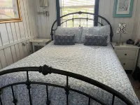 Cosy vacation cottage within walking distance of beautiful Lake Louisa