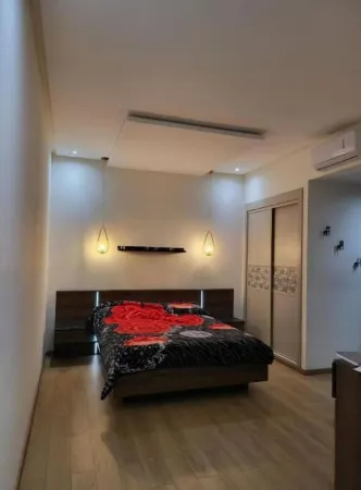 Magnifique Appartement vue Piscines, Fontaines et Espaces Verts Ensoleillé Отели в г. Ain Chock Hay Hassani