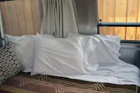 Unique Airstream stay w/ hot tub, 1 bd/1ba, WiFi, AC in lovely Concord CA