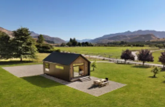 Cozy Cabin called The Lake Hayes Hut, situated in Queenstown Hotels in Lake Hayes