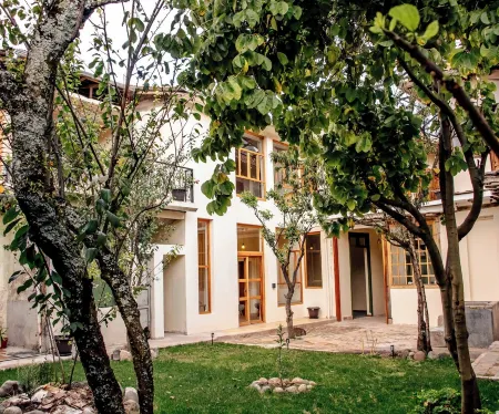 Two-Bedroom Apartment in Cuenca's Historic Center–Ideal for Families/Groups