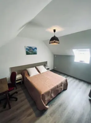 Atypique Grenier Aménagé Avec Accès Piscine Hotels in Saint-Desert