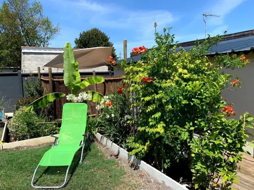 Cottage Entre-vignes -ville-vagues Piscine et Terrasse