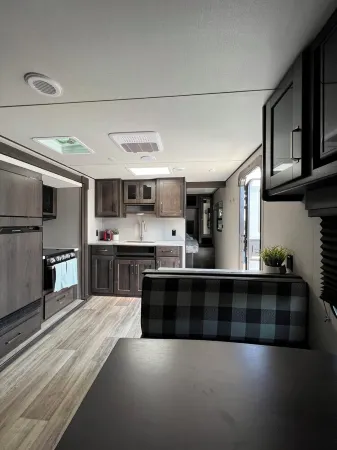 Transcend To The Beach - site fee and delivery extra Отели в г. Ошено