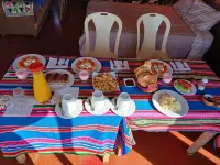 Salida del sol vista al lago Отели в г. 