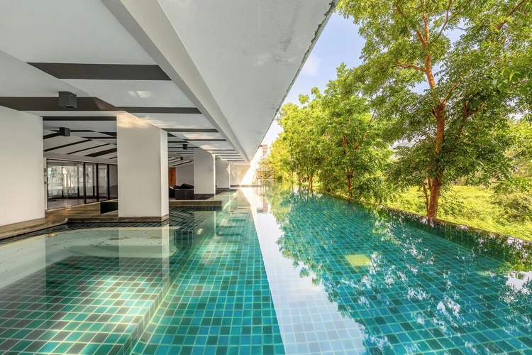 รูปภาพของClean & New 1BR PoolView with 1000/500mbps WiFi  and 2Min walk to Boat Avenue