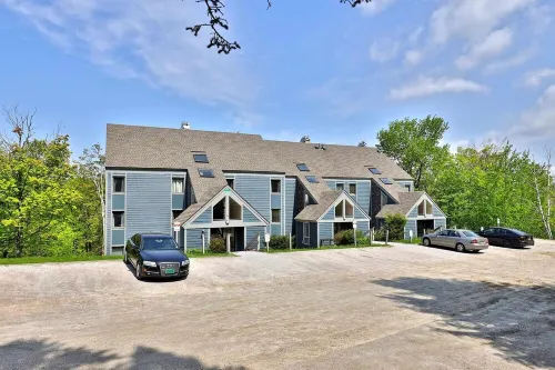 Cozy 1-bedroom condo in the heart of Killington with mountain views