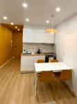 Modern Apartment in São Martinho: 5 Min from the Beach, Pool, Parking