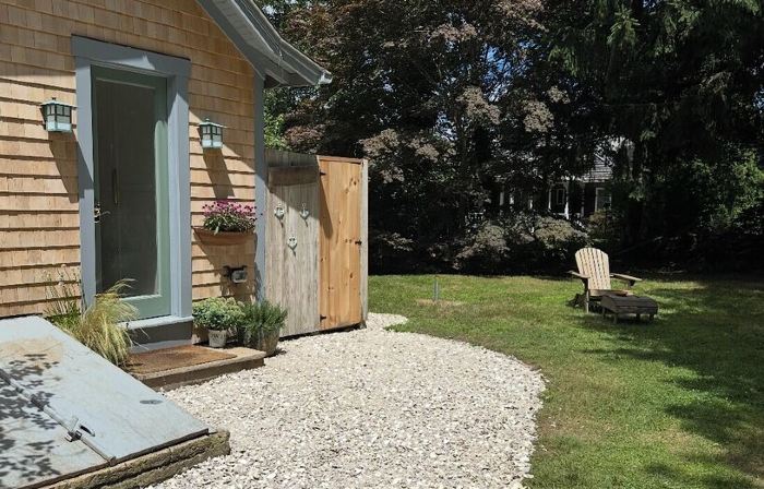 6bedroom, 4bath, chefs kitchen, central air, ping pong, walking distance to town
