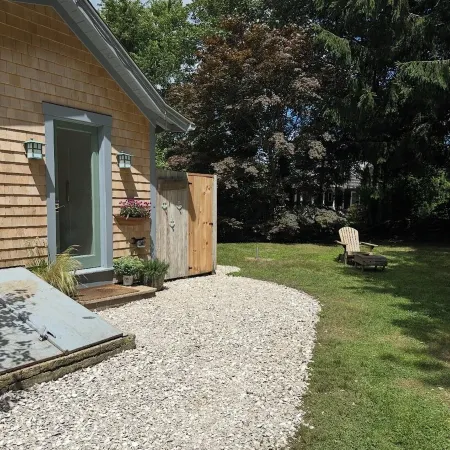 6bedroom, 4bath, chefs kitchen, central air, ping pong, walking distance to town