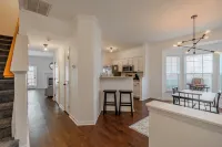 Cozy, Updated 2BR/2.5BA End-Unit Townhome, Greer SC