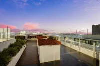 3 Bedroom Apartment 5 mins walking to Westfield Doncaster Hotels in Doncaster