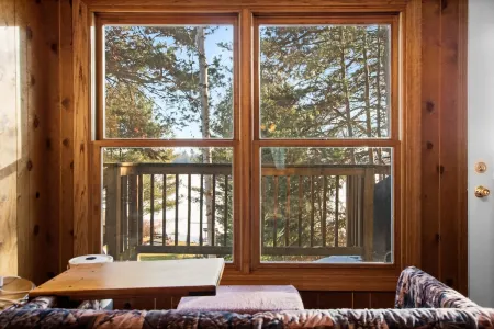 Cozy Cottage on Grand Portage Lake, Right on ATV and Snowmobile Trail!