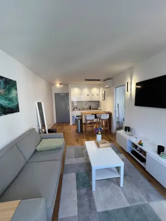 T2 Neuf Hyper Centre Ville Sanary Отели рядом с достопримечательностью «Mas de Pierredon - Camping Sanary-sur-Mer - CAMPASUN»